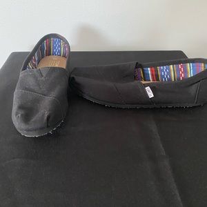 Toms Shoes
